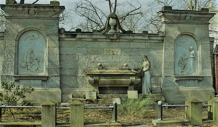 Stadtfuehrung-Leipzig-Plagwitz-Friedhof-Ernst-Mey-grabmal.jpg