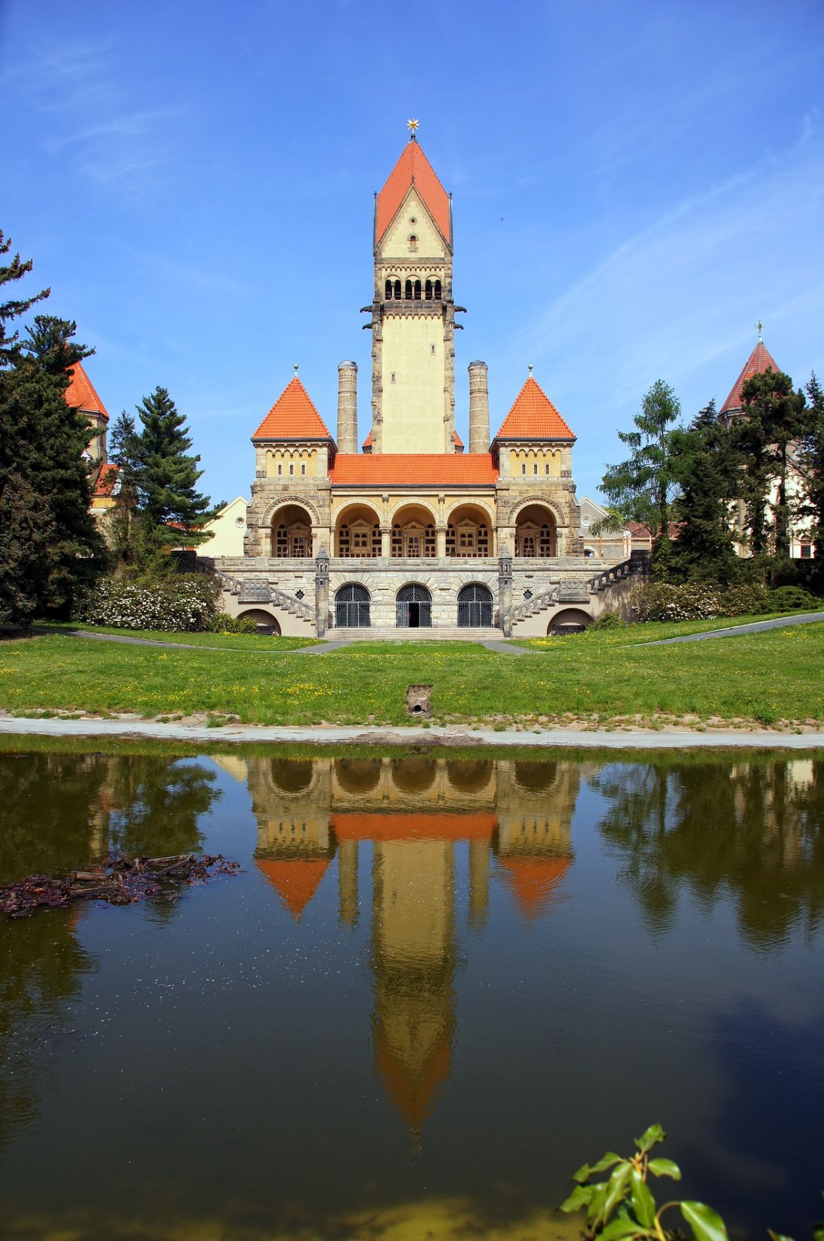 Stadtfuehrung-Leipzig-Suedfriedhof-Kapellengbaeude.jpg