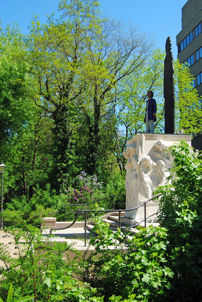 Richard-Wagner-Denkmal_Andreas-Schmidt_leipzig.travel.jpg