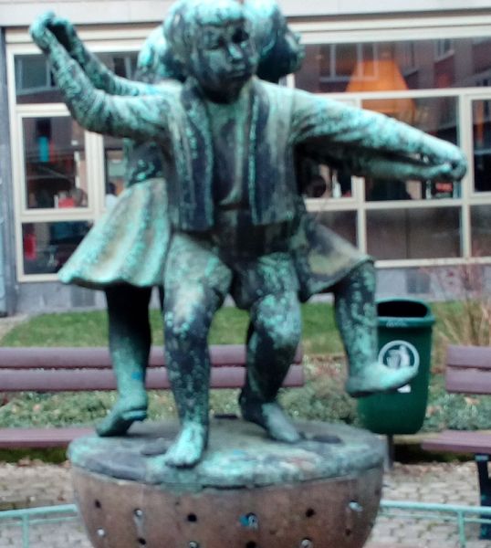 Kinderbrunnen klein.jpg